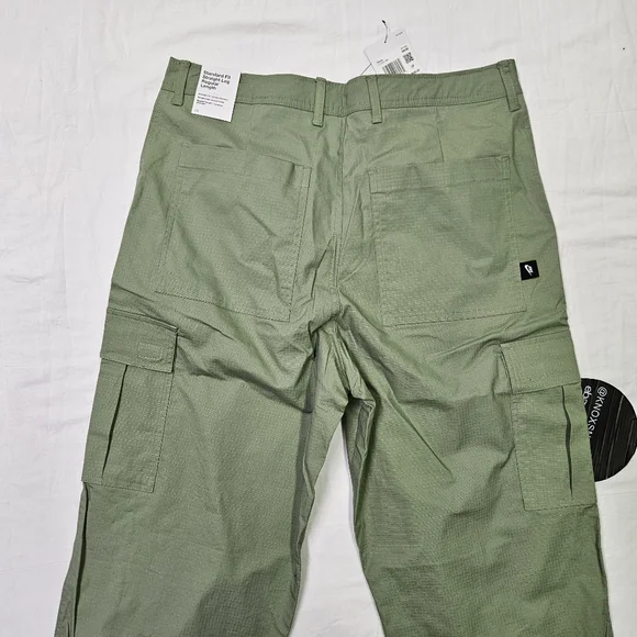Nike Club Standard Fit Oil Green Cargo Pants FZ5765-386 Men's Size 34x32